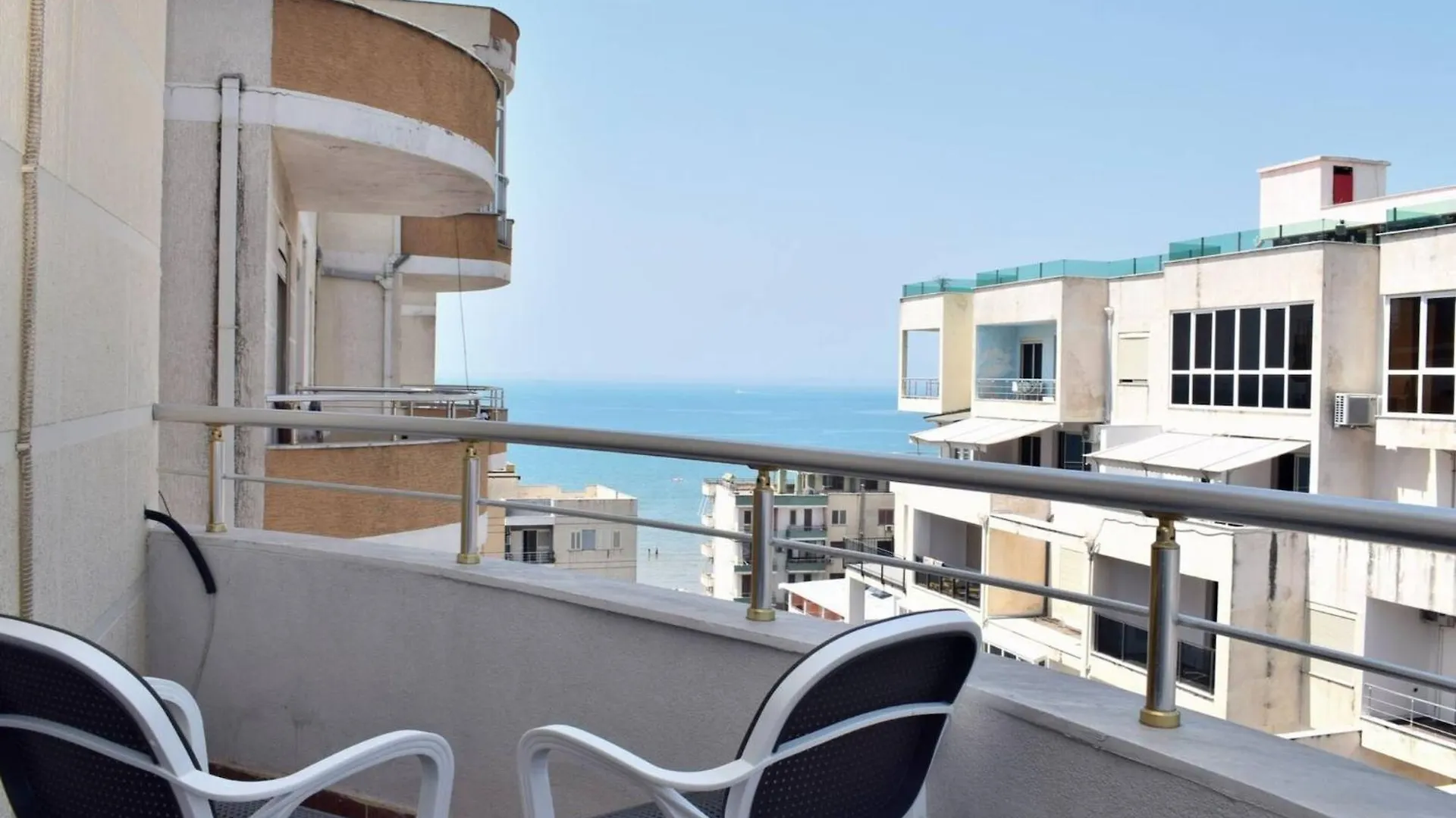 Tastefully Outfitted Apartment In Durrës